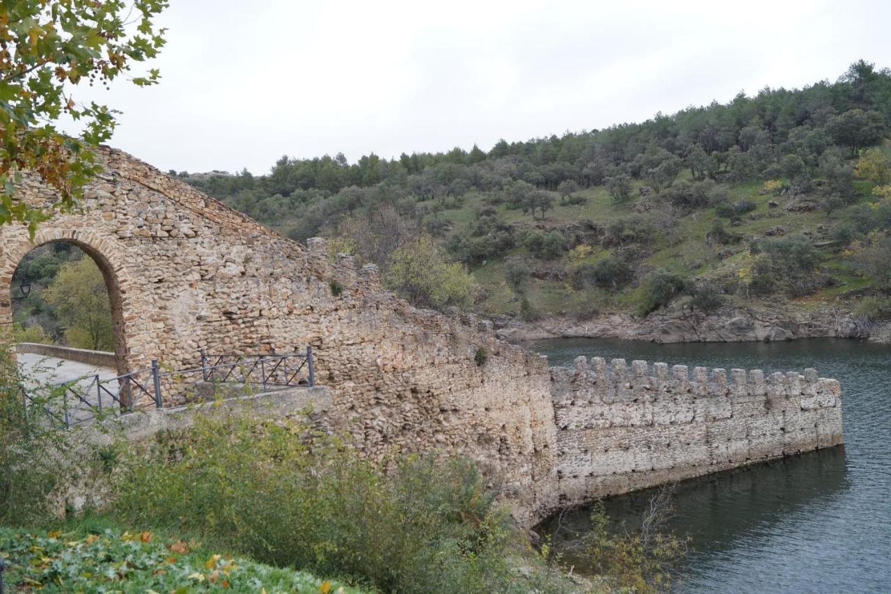 Puente Viejo De Buitrago Casa Fresno Lägenhet Buitrago del Lozoya Exteriör bild